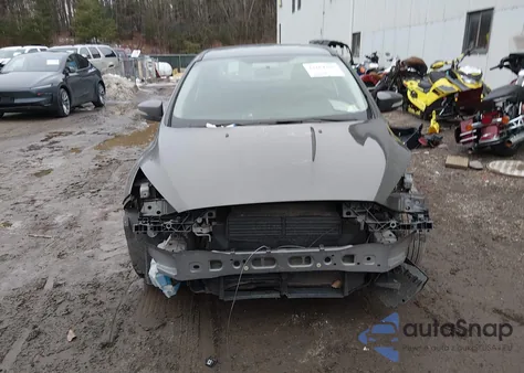 2017 Ford Focus Se z USA, uszkodzony, nr VIN 1FADP3F28HL278636